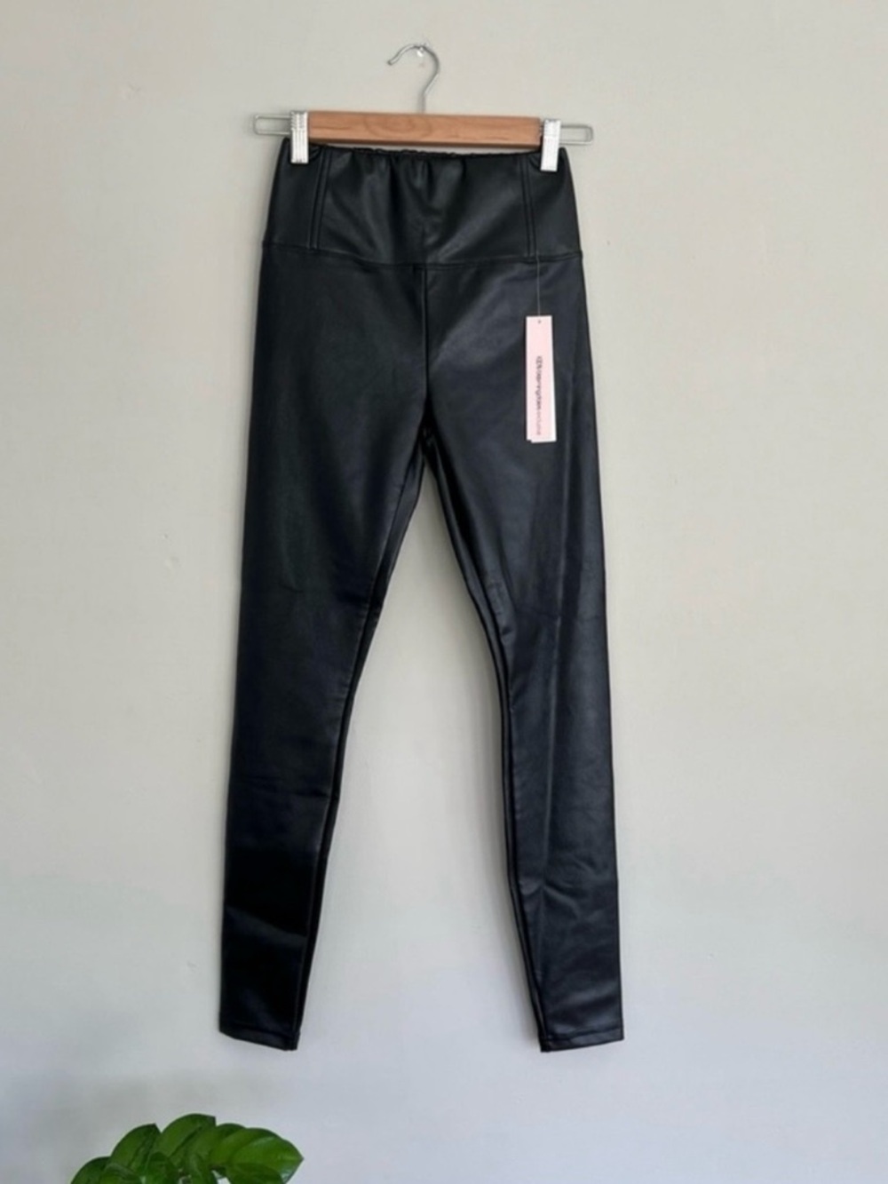 NWT Bloomingdale’s Aqua Faux leather leggings size xs